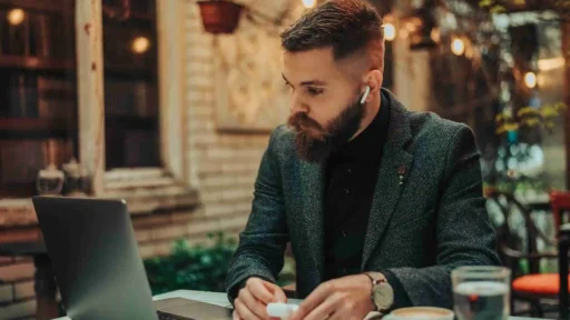 How to Become an Online Notary in Illinois