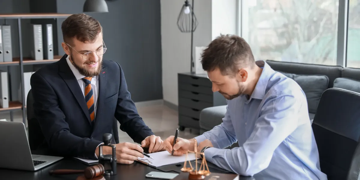 Owner's affidavit for real estate closing covering property ownership, liens, tenants, and legal claims.