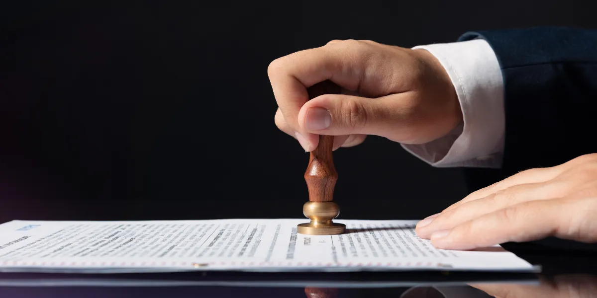 Online notary in Missouri explaining remote notarization laws, identity checks, document signing, and digital seals.
