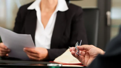 Hawaii online notarization guide covering legal requirements, notary fees, identity checks, and the remote signing process.