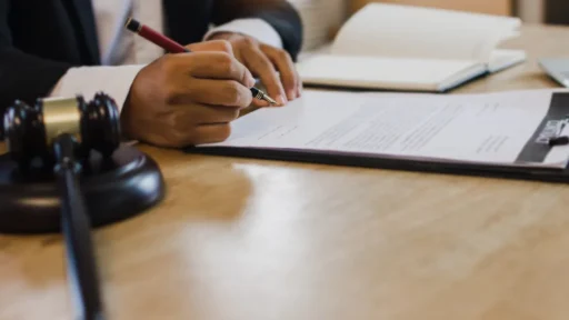 Guide to Wells Fargo notarization services, including appointment scheduling, valid ID requirements, branch availability, and fees.