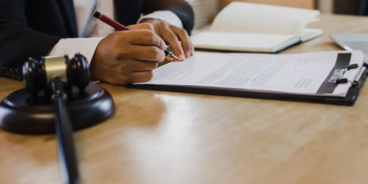Guide to Wells Fargo notarization services, including appointment scheduling, valid ID requirements, branch availability, and fees.