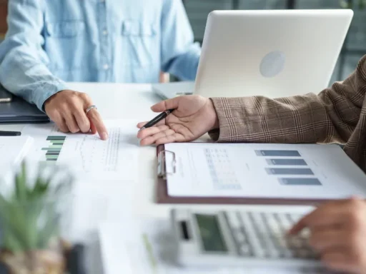 Notary near me open now guide comparing banks, mobile notaries, store locations, and online notarization for evenings and weekends.