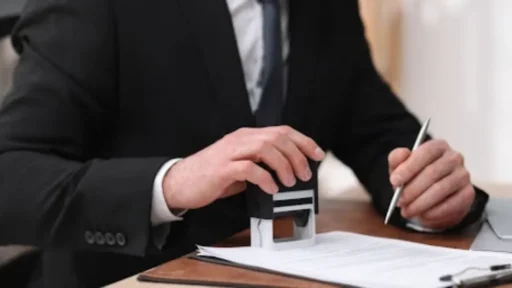 Digital identity verification process using ID checks and biometric authentication.